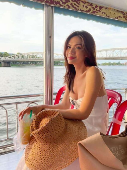 Hue: Romantic Sunset Cruise on Perfume River With Tea-Break - Preparing for the Cruise