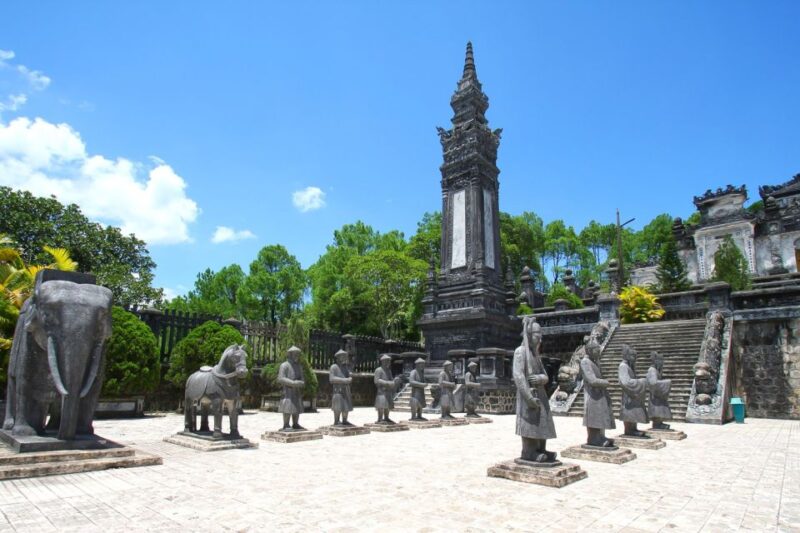 Hue: Royal Tombs and Thien Mu Pagoda Private Guided Tour - Minh Mang Tomb