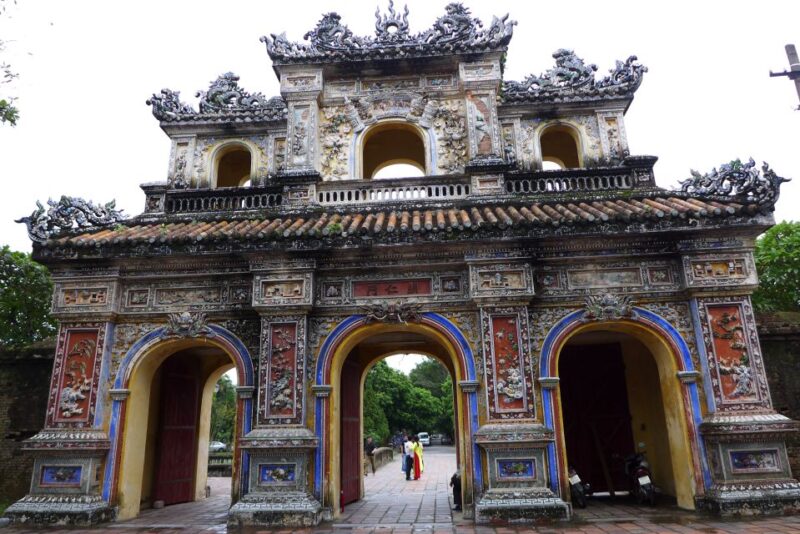 Hue: Royal Tombs and Thien Mu Pagoda Private Guided Tour - Inclusions and Exclusions