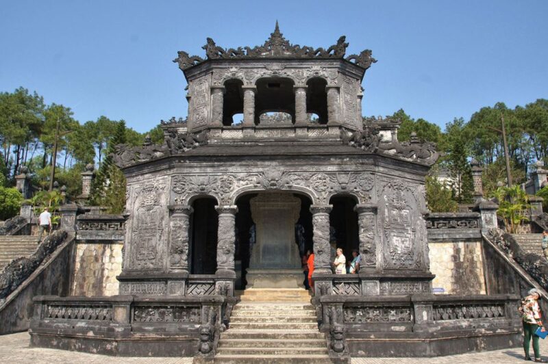 Hue Royal Tombs and Thien Mu Pagoda With Private Car - Private Car Transportation