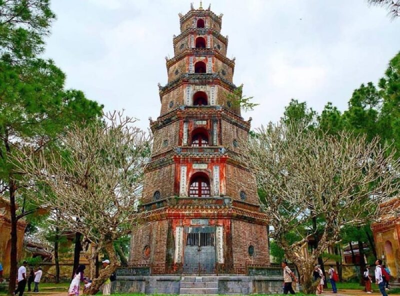 Hue : Royal Tombs- Thien Mu Pagoda- Dragon Boat Private Tour - Boat Cruise and Pickup