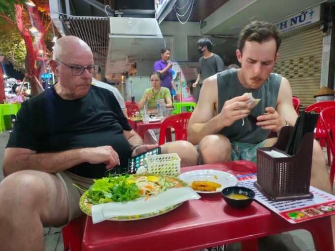 Hue Street Food Tour: Taste Local Flavors With Local Guide - Customer Feedback and Ratings