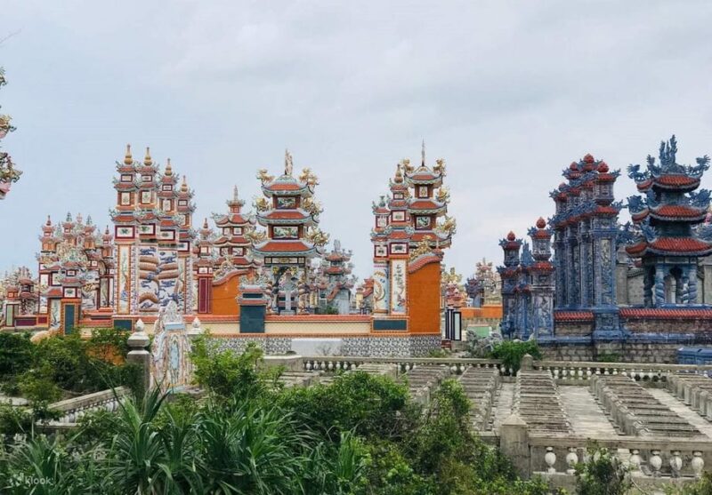 Hue To/From Hoi an Transfer by Private Car With Multi Stops - Traversing Lang Co Beach