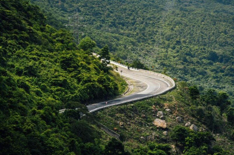 Hue to Hoi an by Bus: Hai Van Pass, Lang Co, Marble Mountain - Sightseeing Stops