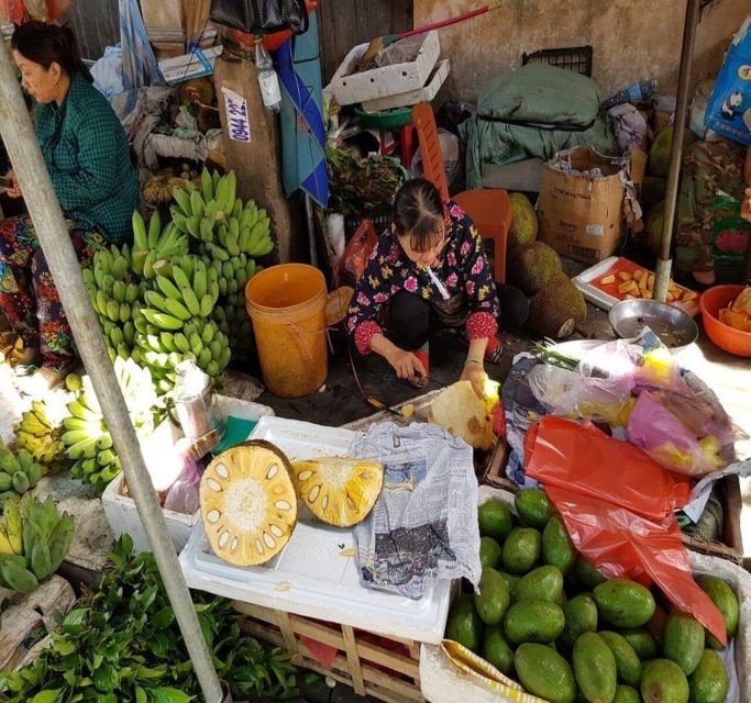 Hue: Traditional Cooking Class & Market With Mr. Anh Family - Savor the Authentic Hue Meal