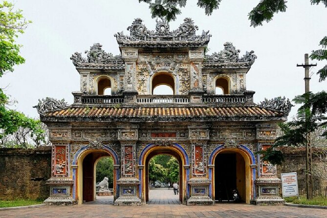 Hue Walking Tour to Imperial Citadel and Forbidden City - Location and Transportation