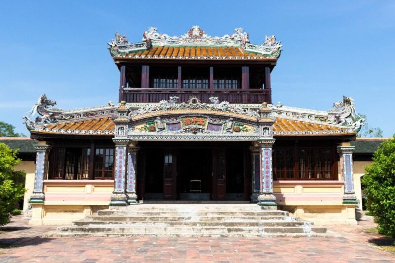Hue Walking Tour to Imperial Citadel and Forbidden City - Key Points