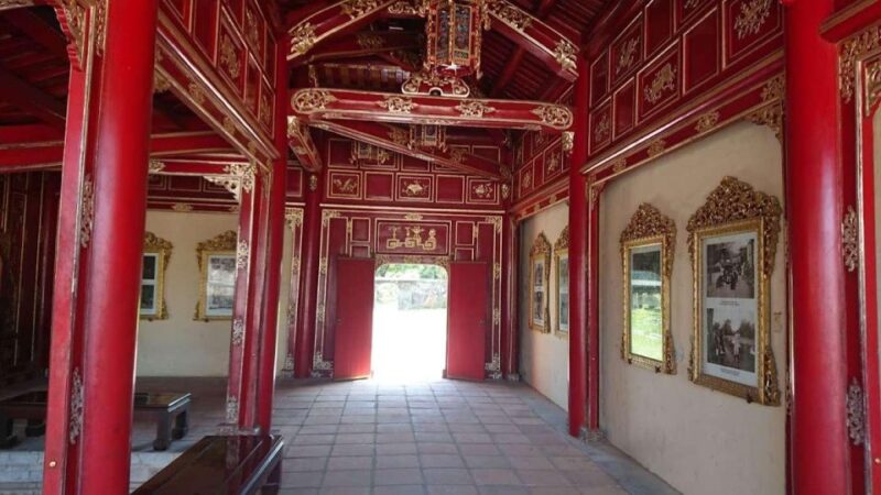 Hue Walking Tour to Imperial Citadel and Forbidden City - Noon Gate and Flag Tower