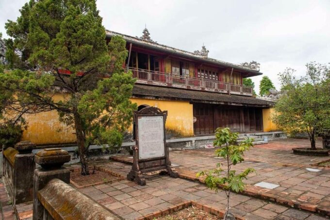 Hue Walking Tour to Imperial Citadel and Forbidden City - Forbidden Purple City