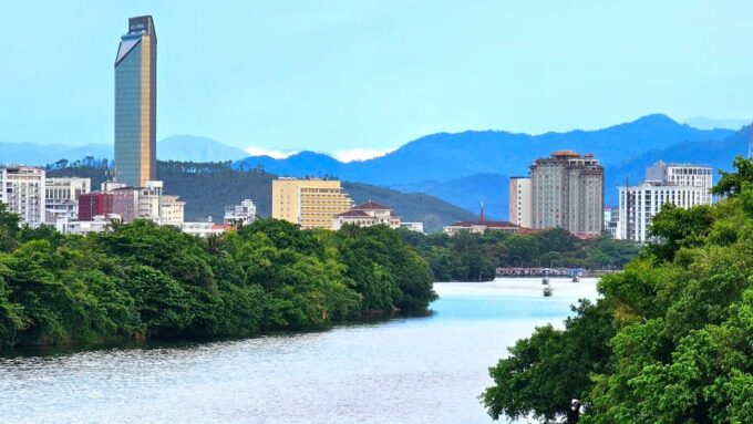 Hue: Walking Tour to Thien Mu Pagoda and Back by Boat Trip - Walking Tour to Thien Mu Pagoda