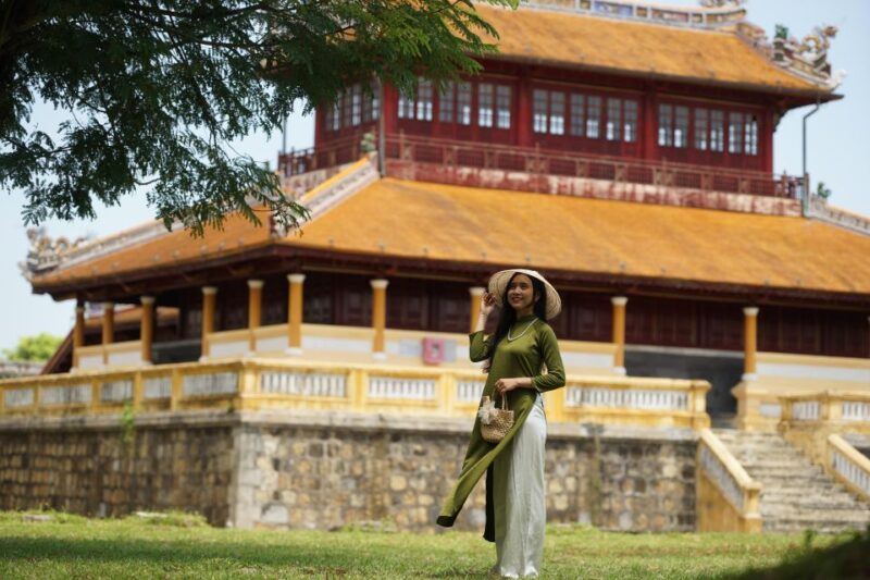 Hue:Deluxe Walking Tour to Imperial City and Dong Ba Market - Exploring Hues Imperial City