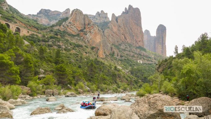 Huesca: River Kayak in the Pyrenean Geological Route - Geological Formations