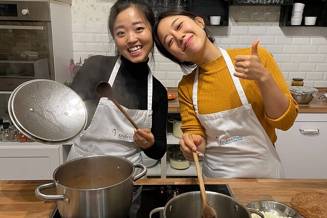 Hungarian Cooking Class by a Professional Chef (4-Course, Drinks) - Group Size and Cancellation Policy