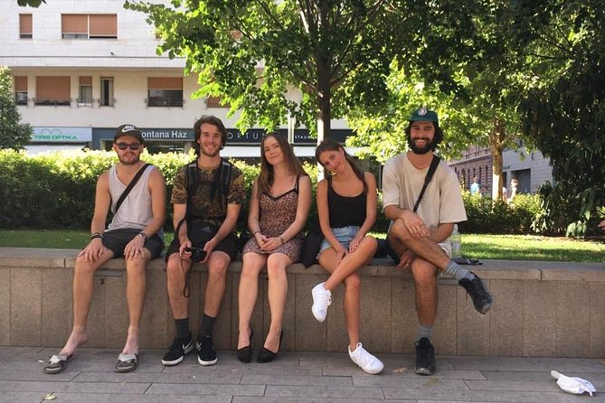 Hungarian History Walking Tour With Food Tasting - Culinary Experiences