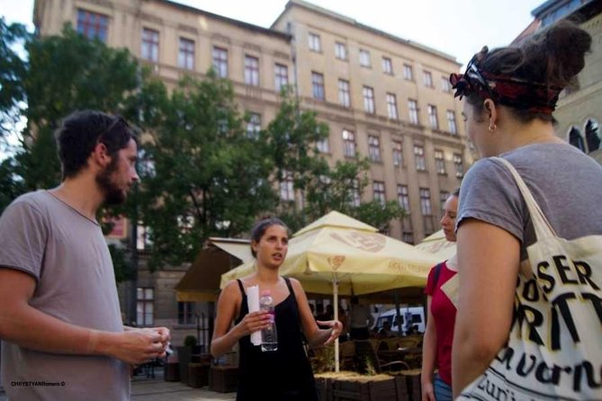 Hungarian History Walking Tour With Food Tasting - Local Guides and Insights