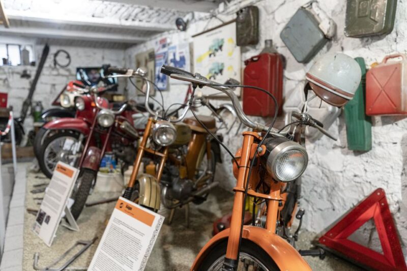 Hungary: Szentendre Retro Design Center Entry Ticket - Nostalgic Experience