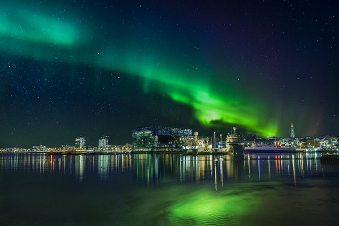 Hunting for Reykjavik Northern Lights Private Tour - Pickup and Drop-off Service
