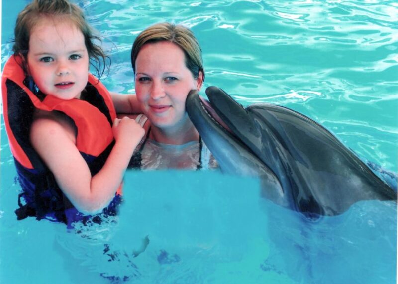 Hurghada: 1-Hour Show at Dolphin World With Optional Pickup - Hotel Pickup and Transfers