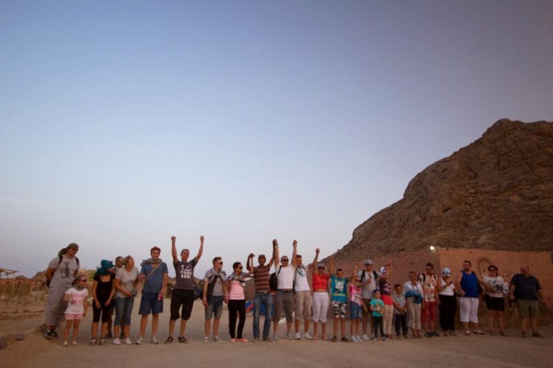 Hurghada: 6-Hour Jeep Desert Safari, Dinner, and Show - Key Points