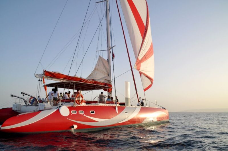 Hurghada: Catamaran Sailing Cruise With Snorkeling and Lunch - Inclusions and Amenities
