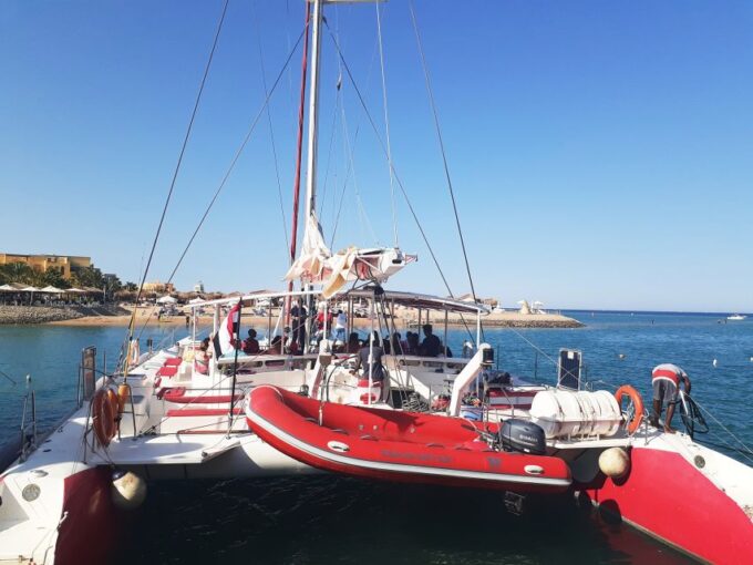 Hurghada: Catamaran Sailing Cruise With Snorkeling and Lunch - Dining and Refreshments