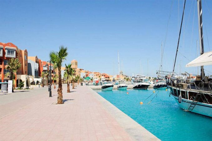 Hurghada: City Tour and Parasailing Adventure With Lunch - Activities Offered