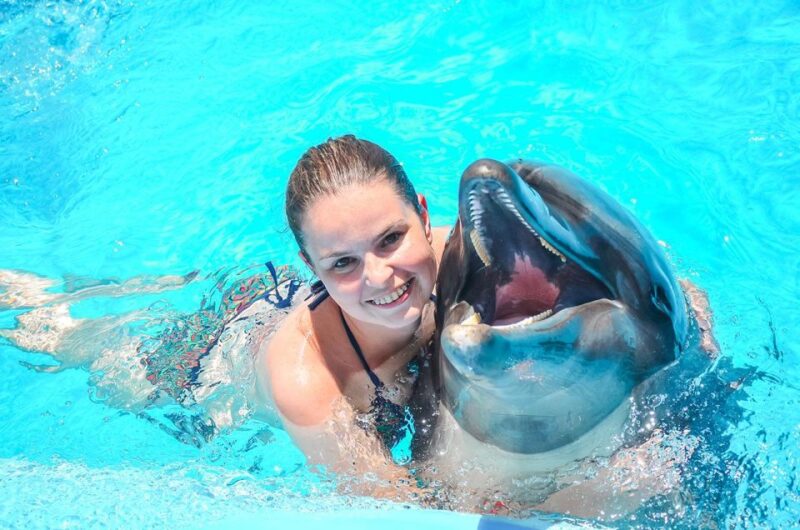 Hurghada: Dolphin World Photo Session With Hotel Transfers - Photo Sharing
