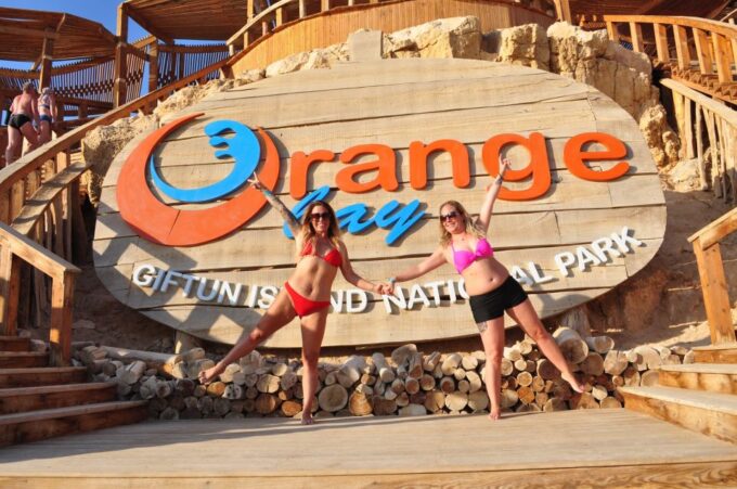 Hurghada: Elegance Yacht Cruise to Orange & Magawish Island - Instructor and Language