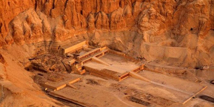 Hurghada: Luxor Hot Air Balloon Ride and Day Tour With Meals - Hot Air Balloon Experience