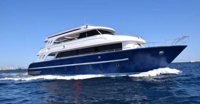 Hurghada: Luxury Private Yacht With Optional Lunch & Drinks - Pickup and Transportation