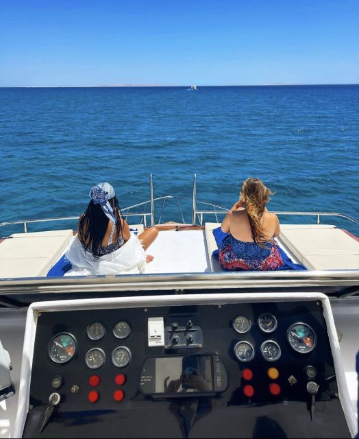 Hurghada: Luxury Yacht Trip With Your Own Crew and Chef - Luxury Yacht Features