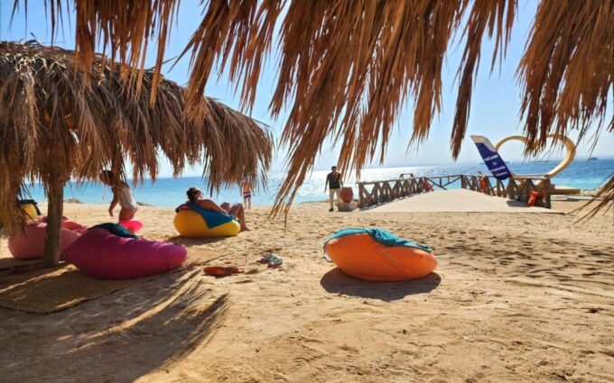 Hurghada: Magawish Island Boat Trip With Lunch & Transfers - Pickup and Transportation Details