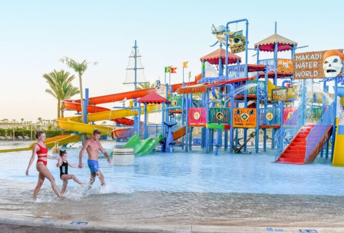 Hurghada: Makadi Water World With Lunch, Drinks & Transfers - Accessible Transportation Options