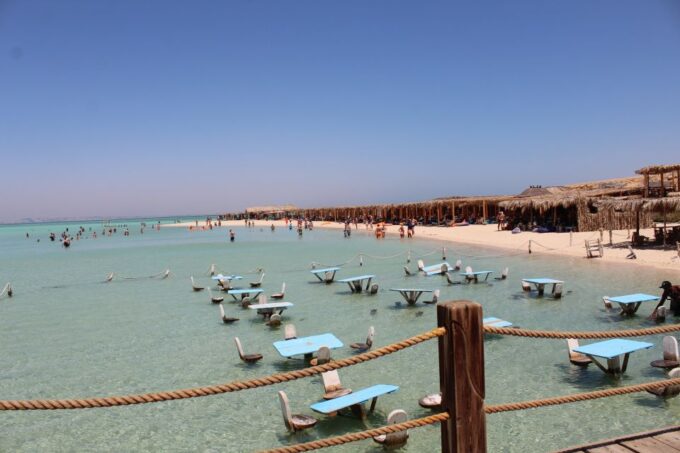 Hurghada: Orange Bay Snorkeling, Lunch With Optional Diving - Onboard Dining
