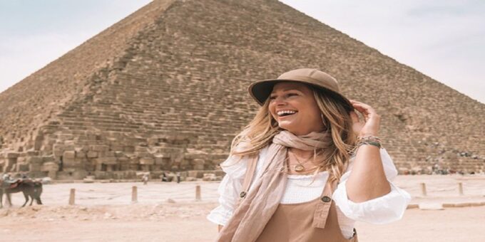 Hurghada: Private Cairo Day Tour With Felucca,Lunch& Tickets - Egyptian Lunch