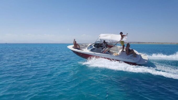 Hurghada: Private Sunset Boat Trip With Snorkel and Transfer - Customer Reviews
