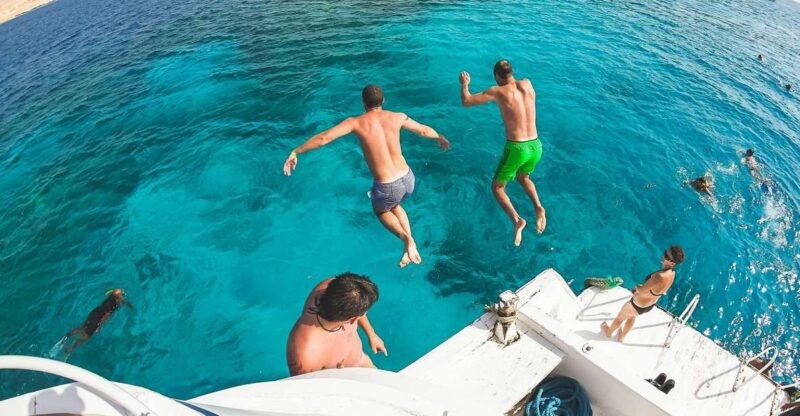 Hurghada: Red Sea Snorkeling Day Tour With Lunch and Yacht - Included Features