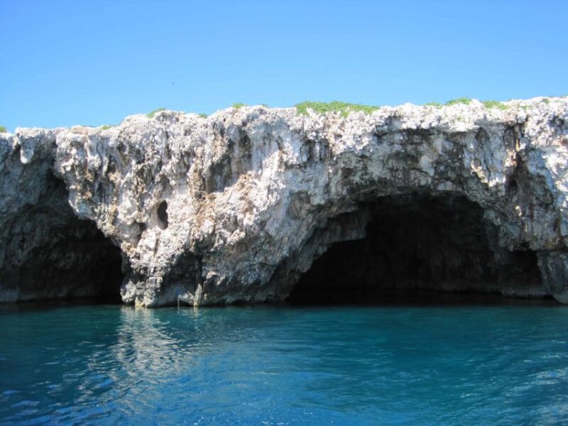 Hvar: Blue and Green Caves Boat Tour With Stiniva Beach - Inclusions and Exclusions