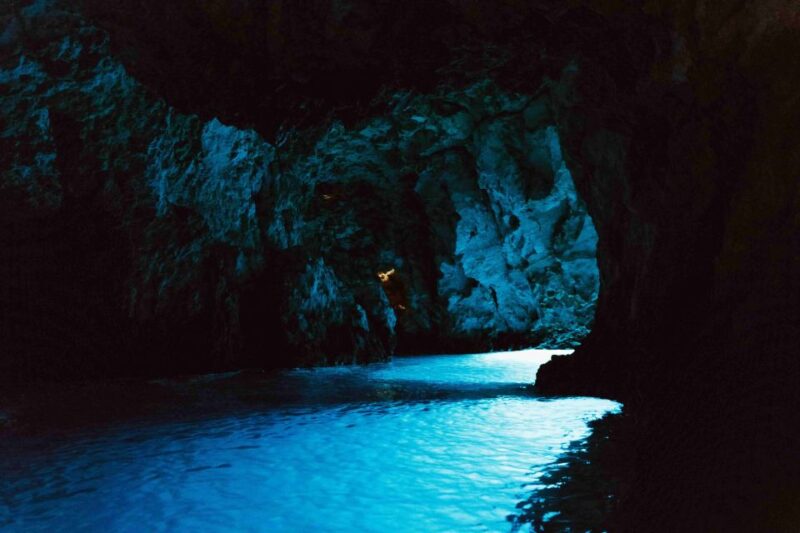 Hvar: Blue and Green Caves Boat Tour With Stiniva Beach - Participant Eligibility