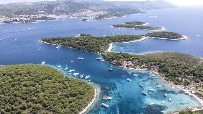 Hvar: Blue Cave, Green Cave & Stiniva Beach Speed Boat Tour - Discovering Green Cave