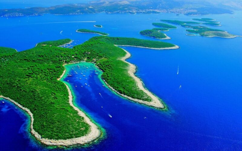 Hvar: Private Red Rocks and Pakleni Islands Speedboat Tour - Experience Highlights