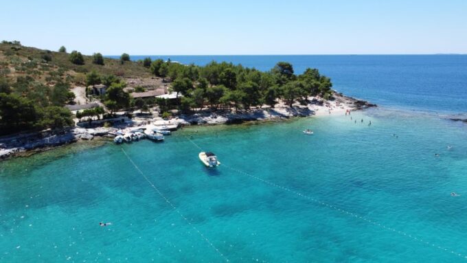 Hvar: South Shore & Pakleni Islands Private Speedboat Tour - Discover the South Shore
