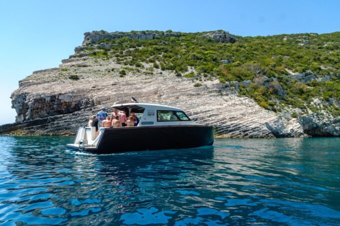 Hvar: Speedboat Snorkeling Day Trip With Beaches & Blue Cave - Discovering the Alluring Blue Cave