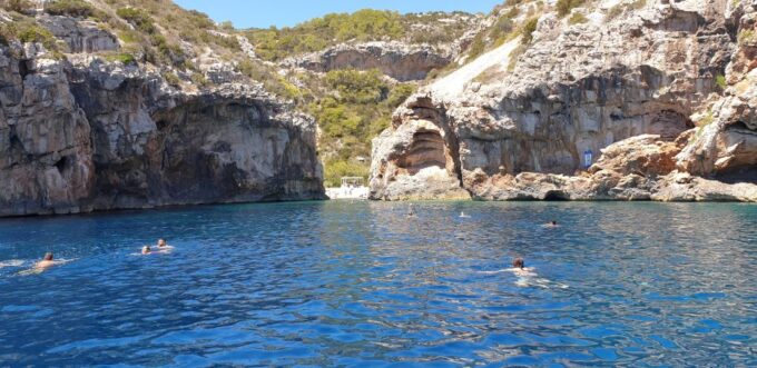 Hvar:Blue & Grenn Cave and Vis Island Private Speedboat Tour - Explore Budikovac Island