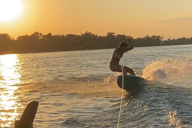 Hydrofoil and Surfing on the Rhine Behind a Motorboat - Positive Feedback From Customers