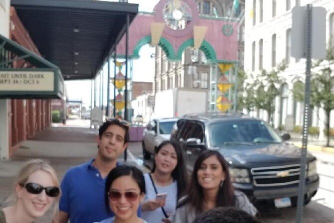 Hysterical Historical Scavenger Hunt - Uncovering Historic Mansions and Monuments