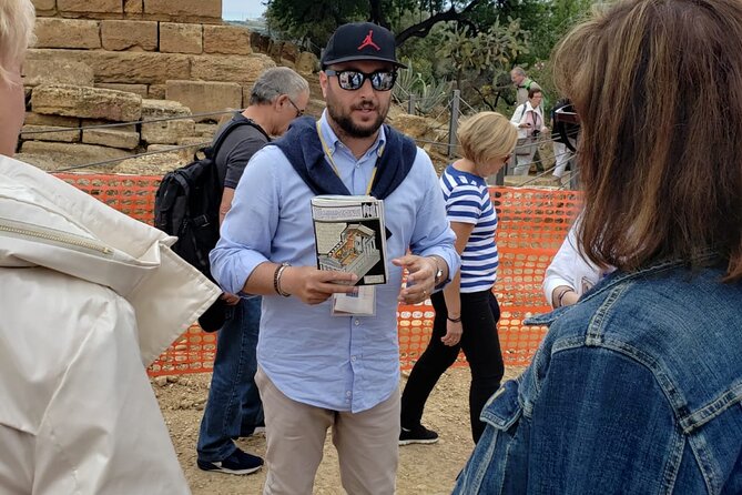 I Tour With the Archaeologist: Group Visit at Sunset to the Valley of the Temples - Additional Insights