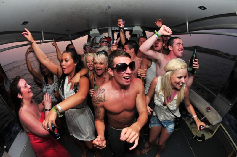 Ibiza: 3-Hour Private Sunset Boat Cruise for Large Groups - Details of the Boat