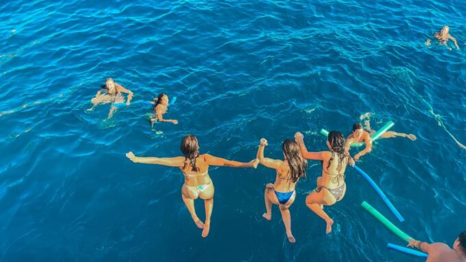 Ibiza: 4-Hour Boat Trip to Formentera With Food & Drinks - Departure and Arrival