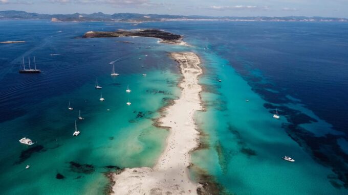 Ibiza: 4-Hour Boat Trip to Formentera With Food & Drinks - Onboard Experience